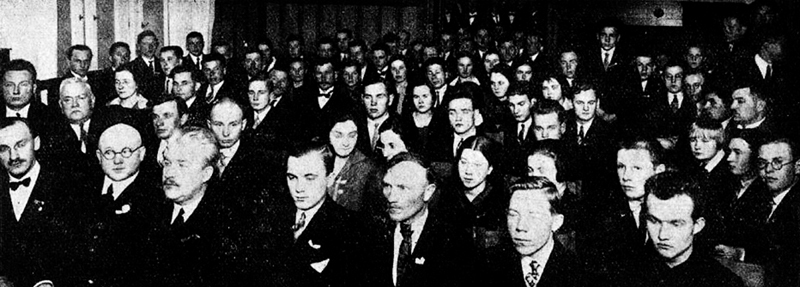 Latvijas Pretalkohola biedrības nodaļu un «Cerības pulciņu» konferences dalībnieki 1928. gadā. Laikraksts «Jaunā Balss», 1928. gads.
Autors: no Bauskas muzeja krājuma.