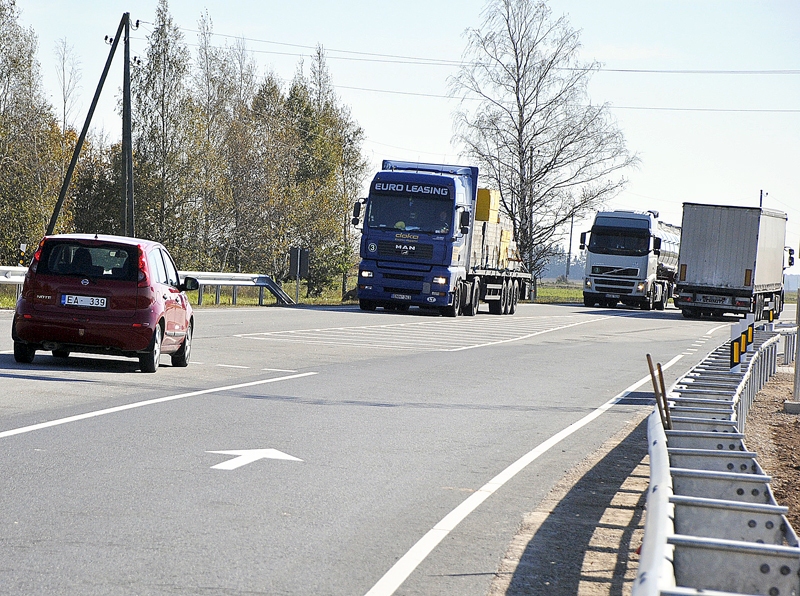 Uz Bauskas šosejas Grenctāles robežkontroles punkta virzienā un atpakaļ kravas transports veido vairāk nekā pusi no kopējās satiksmes plūsmas.
Autors: Ivars Bogdanovs