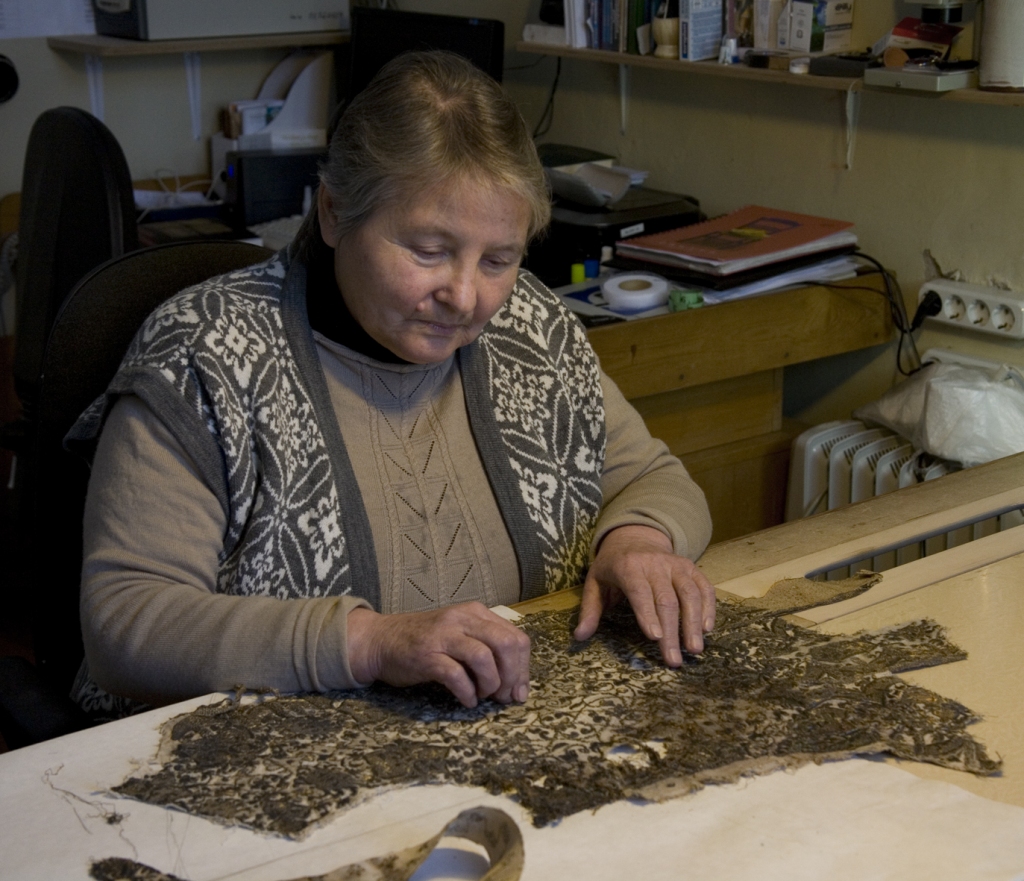  Ar tekstiliju restaurācijas īpatnībām dalībniekus iepazīstinās Zinātniskās restaurācijas nodaļas galvenā speciāliste, restaurētāja Daira Līdaka. 
Autors: rundale.net