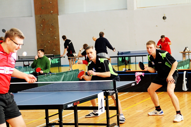 Dubultspēli pret komandu «GTK Namejs 4» aizvada Raivis Krastiņš (no labās) un Roalds Cildermanis.
Autors: Uldis Varnevičs