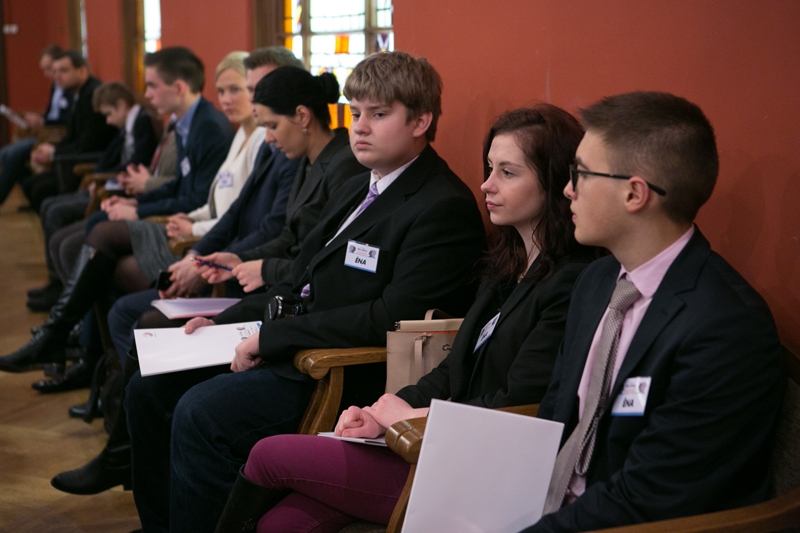 Maksims Krutikovs Ēnu dienā Saeimā.

Autors: no personiskā albuma