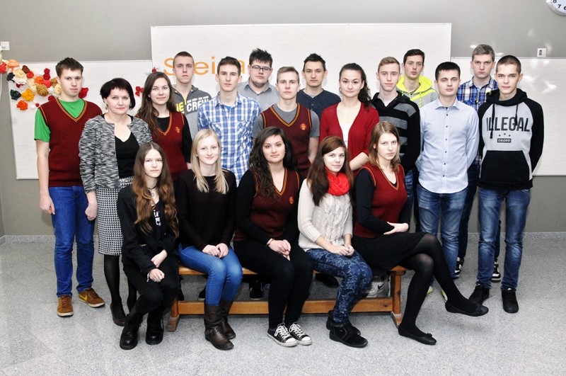 BAUSKAS VALSTS ĢIMNĀZIJAS 12.A KLASE. 
Autors: Ivars Bogdanovs