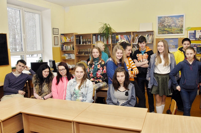 Īslīces vidusskolas 7. un 8. klases skolēni aizvadījuši notikumiem bagātu Ēnu dienu.
Autors:  Ivars Bogdanovs