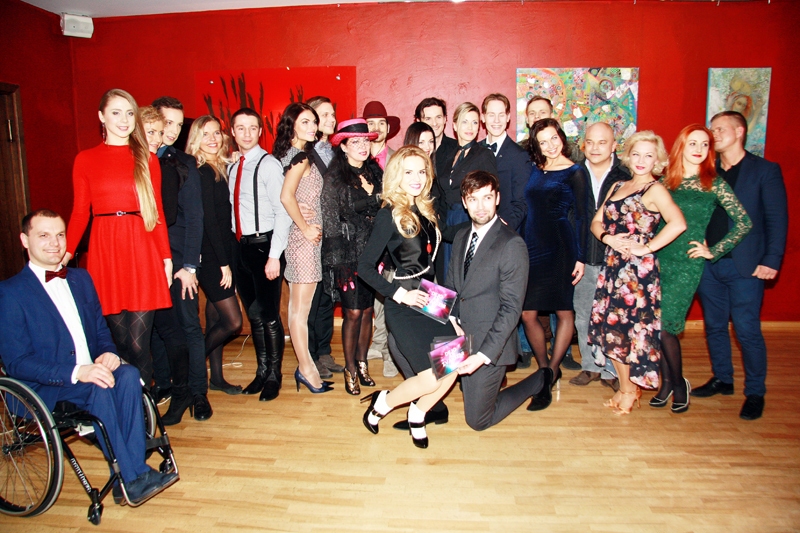 Šova «Dejo ar zvaigzni» dalībnieku pirmā tikšanās ar žurnālistiem viesnīcā «Baltvilla» pirms divām nedēļām.
Autors: Ingrīda Punka