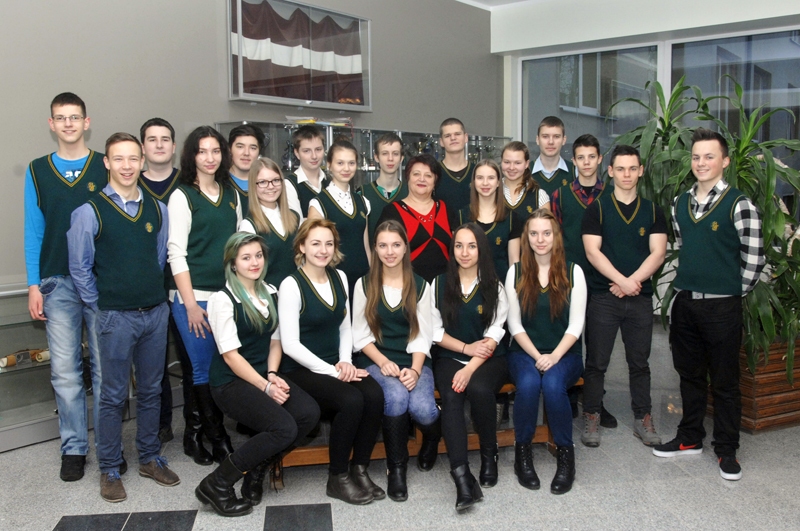 BAUSKAS VALSTS ĢIMNĀZIJAS 9.A KLASE. 
Autors: Ivars Bogdanovs