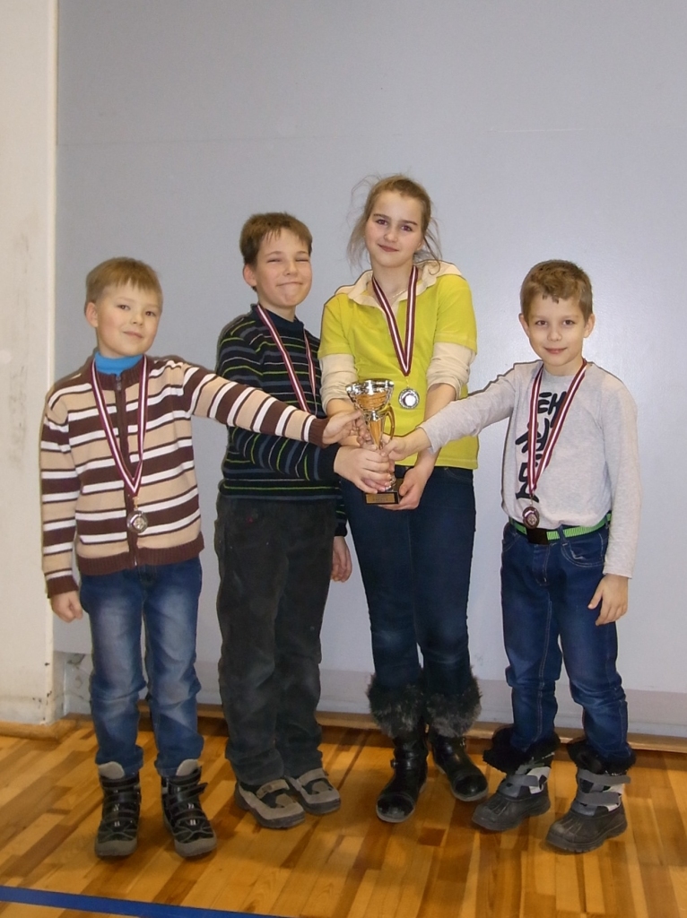 «Lauvēni» – Everts Rūdolfs Lepsis (no kreisās), Reinis Štāls, Adelīna Urtāne un Denijs Vilhelms Krauklis – izcīnīja otro vietu. 
Autors: No albuma.