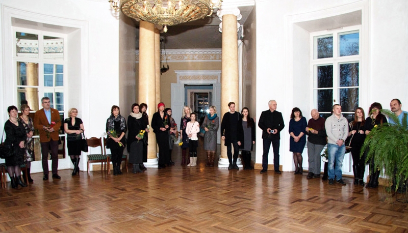 Mežotnes pilī gleznas aplūkoja mežotnieki, baušķenieki un rundālieši.
Autors: Linda Kaufmane