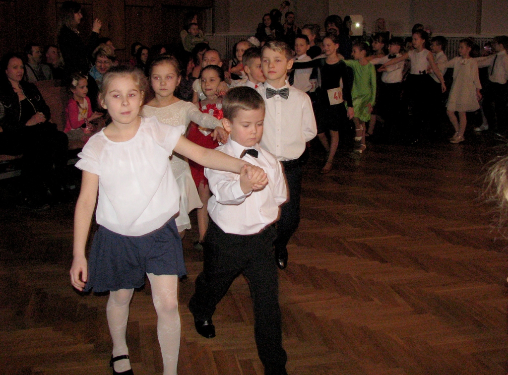 Deju festivāla dalībnieki dodas atklāšanas parādē.
Autors: Vilnis Auzāns