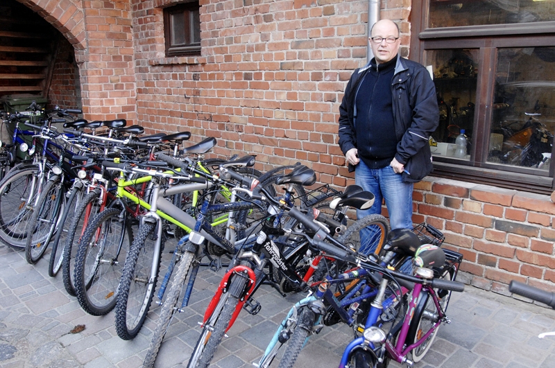 Ģirts Donerblics jau ir gatavs tūrisma sezonai, piedāvājot izīrēt un labot velosipēdus.
Autors: Ivars Bogdanovs