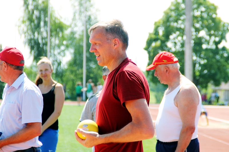 Aivars Solzemnieks sacīkstēs Rīgā bija labākais trīssoļlēkšanā. Sportists startē arī citos sporta veidos.
Autors: no «Bauskas Dzīves» arhīva