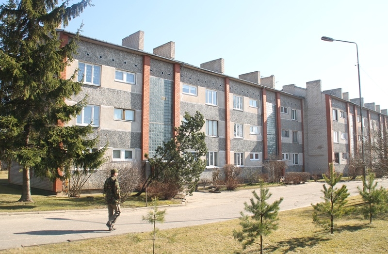 No energoefektivitātes uzlabošanas darbiem pēc līdzīga iepirkuma konkursa atteikušies Biržu ielas 10. mājas iemītnieki. 
Autors: Uldis Varnevičs