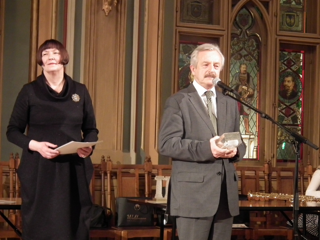 Par pagājušā gada labāko būvi Latvijā atzīta Rundāles pils pēc restaurācijas. Runu teic pils direktors Imants Lancmanis, 