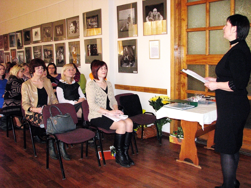 Sarmīte Zara, Bauskas novada logopēdu metodiskās apvienības vadītāja, uzrunā logopēdu konferences dalībniekus.
Autors: Vilnis Auzāns