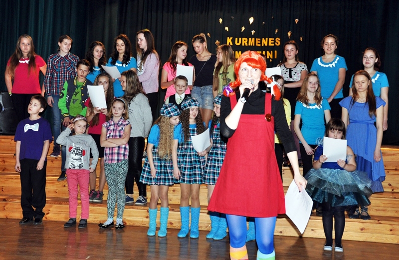 Talantu konkurss «Kurmenes dimantiņi», kā ierasts, izskanēja ar dalībnieku kopīgi izpildīto U. Marhileviča un G. Rača dziesmu «Tikai tā!».
Autors: Žanna Zālīte
