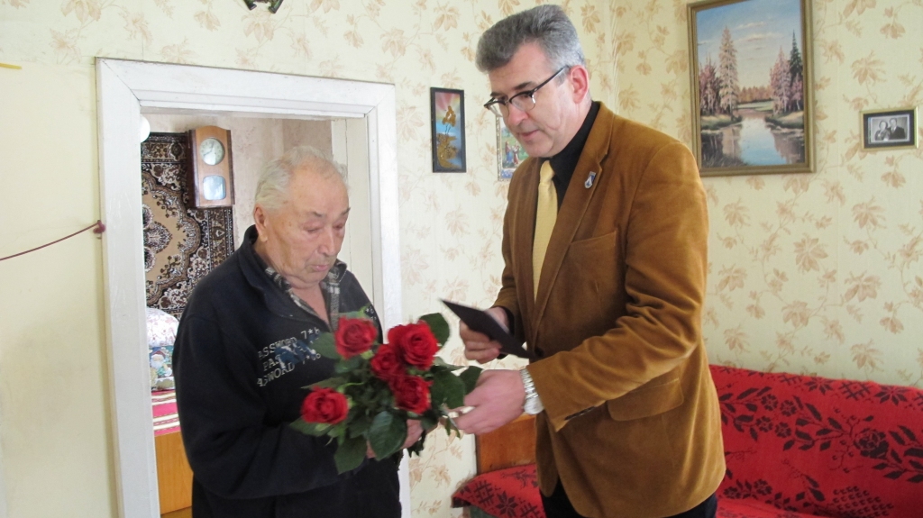 90 gadu jubilejā tiek sveikts Edvards Bačelis.
Autors: Ieva Šomina