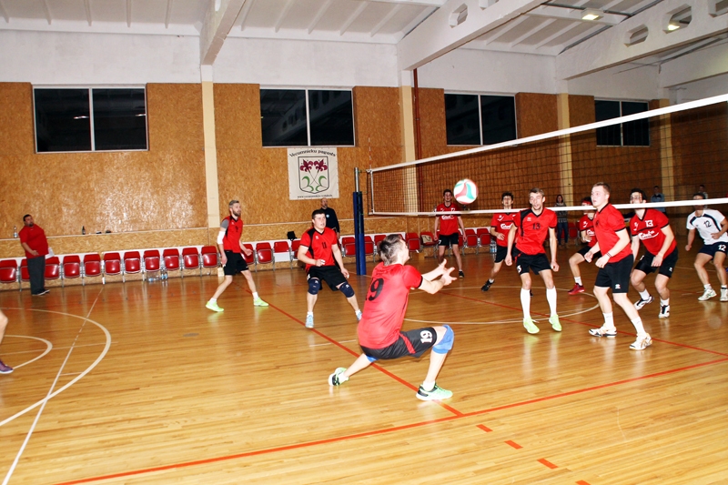 «Vecumnieku» komanda (no kreisās) diemžēl izkrita izslēgšanas spēļu pirmajā kārtā.
Autors: Uldis Varnevičs