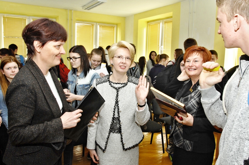 Ināra Mūrniece, Saeimas priekšsēdētāja, tikšanās laikā ar Īslīces vidusskolas pedagogiem un jauniešiem.
Autors: Ivars Bogdanovs