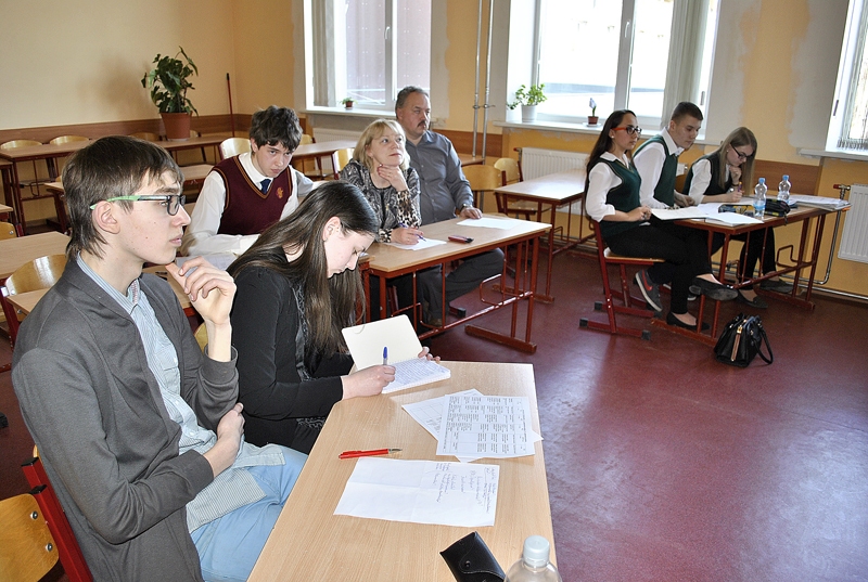 Bauskas novada devītklasnieki debatēja par Latvijas iedzīvotāju došanos bēgļu gaitās pēc Otrā pasaules kara. 
Autors: Zane Gorškova