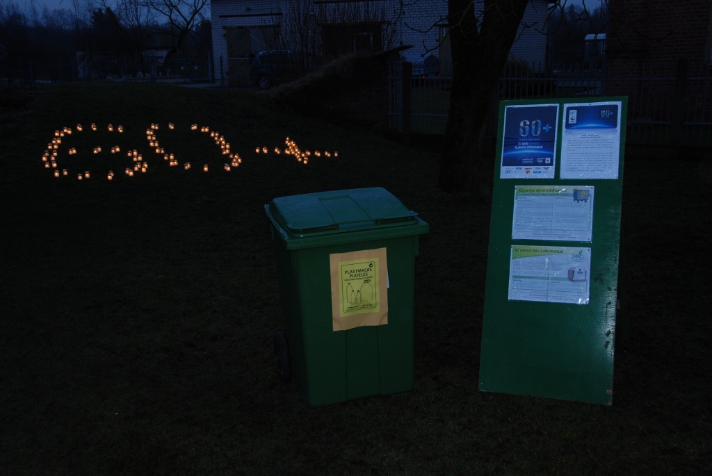 Zemes stundas dalībnieki simboliski neizmantoja elektrisko, bet sveču apgaismojumu.
Autors: No albuma.