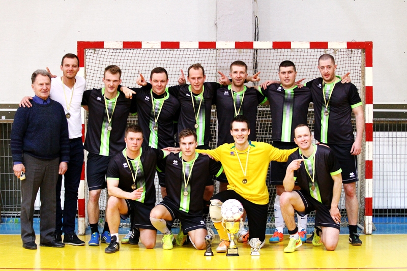 Komanda «Īslīce» – Bauskas novada atklātā čempionāta telpu futbolā uzvarētāji.
Autors: Elīna Gruncka