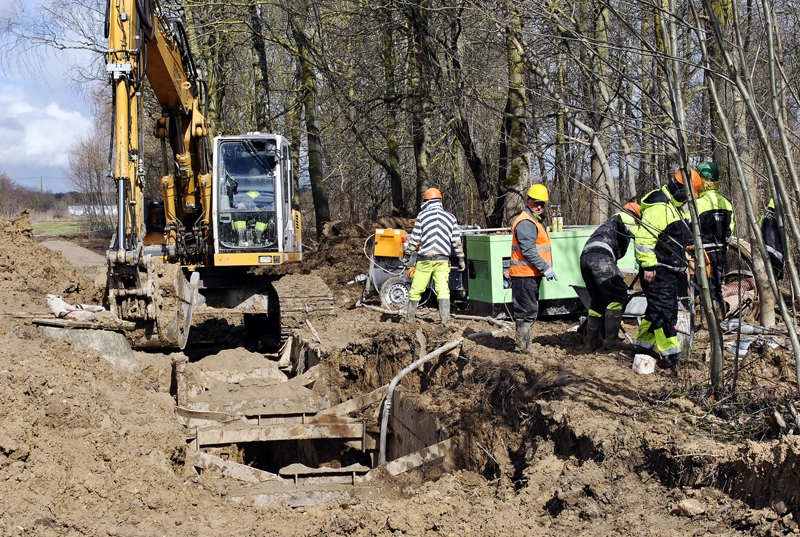Svitenē SIA «Būvfirma Vītols» rekonstruē ūdensapgādes un kanalizācijas tīklus, kā arī izbūvē jaunus.
Autors: Māris Krūmiņš