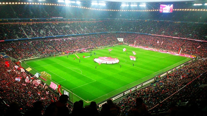 Klātienē Vācijas spēcīgākā kluba mājas spēli Minhenē vēroja arī divi baušķenieki.
Autors: no personīgā albuma