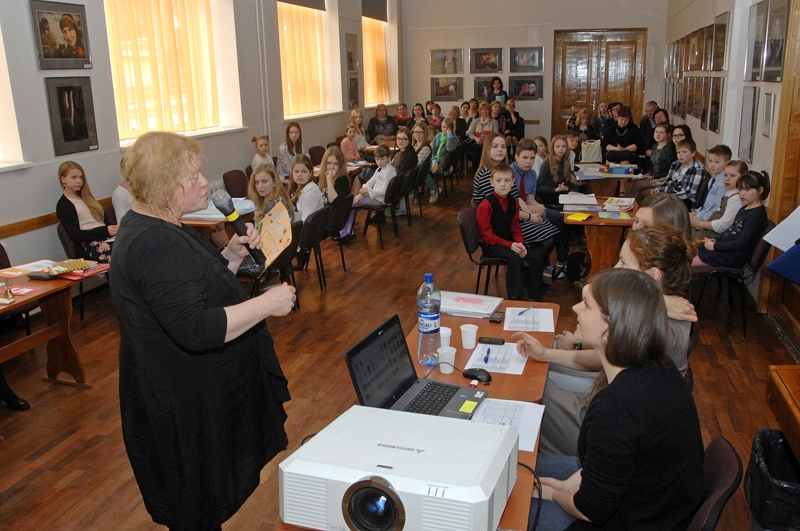 Konkursa dalībniekus uzrunā dzejniece Inese Zandere. 

Autors: Ivars Bogdanovs