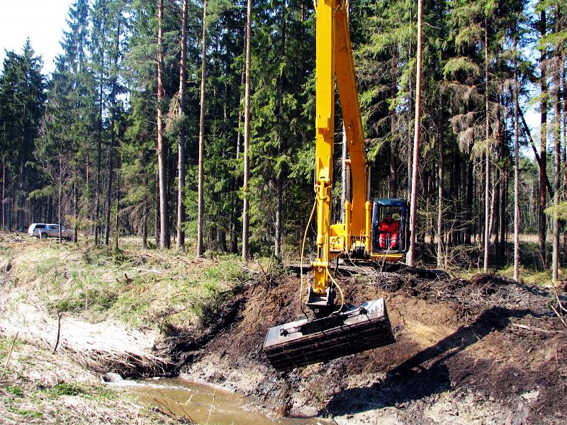 Atbalstu meliorācijas sakārtošanai, kas ir ļoti aktuāla gan lauku, gan mežu saimniekiem, varēs saņemt agrāk ierīkoto sistēmu atjaunošanai un rekonstrukcijai.
Autors: no «Bauskas Dzīves» arhīva.