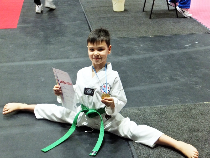 Ralfs Kirtovskis sacīkstēs Tallinā izcīnīja zelta godalgu.
Autors: no S. Kirtovska albuma.