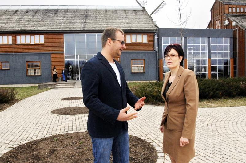 Anita Dzelzkalēja un Arnis Burmistris, puse no jauno saimnieku komandas, pašlaik «Rožmalās» pavada visvairāk laika, lai savāktu darbiniekus un sakārtotu visu atvēršanai.
Autors: Ivars Bogdanovs
