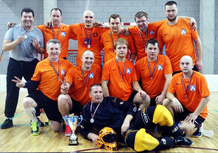 SC «Mēmele» Latvijas Veterānu florbola līgā savā debijas sezonā izcīnīja otro vietu. 
Autors: no komandas albuma