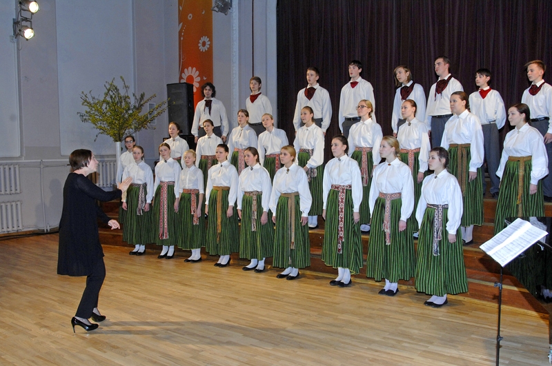 Dzied Bauskas Valsts ģimnāzijas jauktais koris.

Autors:  Ivars Bogdanovs