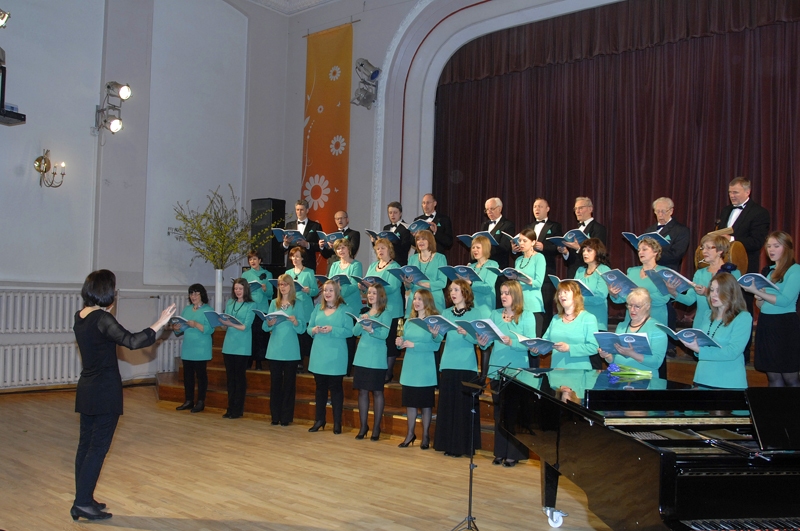 Jaukto kori «Iecava» vada diriģente Linda Matveja. 

Autors: Ivars Bogdanovs