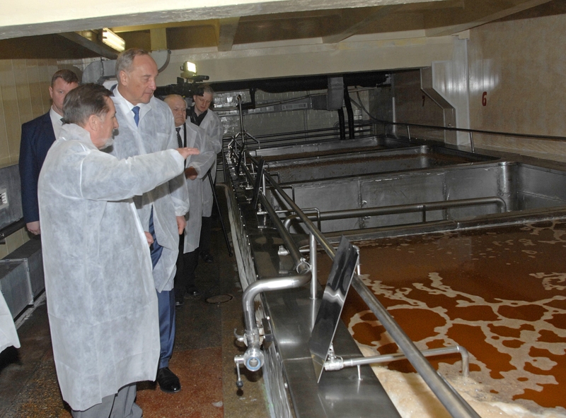 Alus tapšanas noslēpumus Bauskā var izzināt ne tikai Valsts prezidents Andris Bērziņš, bet arī ikviens interesents.
Autors: Ivars Bogdanovs