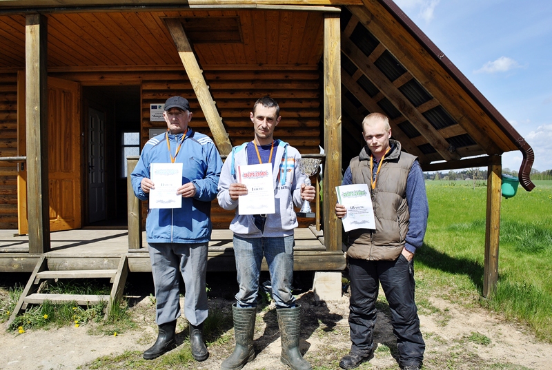 Uzvarētāju trijotne:  Aivars Vancāns (no kreisās), Ivo Druseiks un Edgars Kužņiks. 
Autors: Māris Krūmiņš