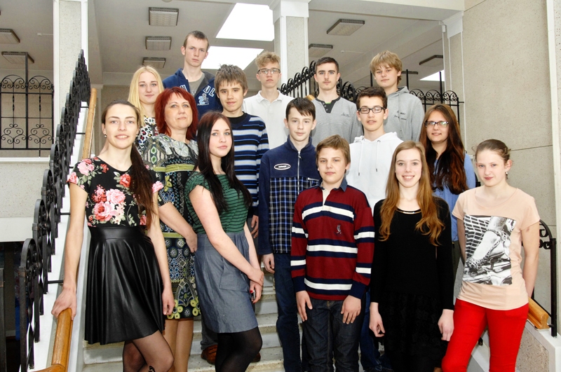 Uzvaras vidusskolas 9. klase un audzinātāja Elita Novika.
Autors: Ivars Bogdanovs