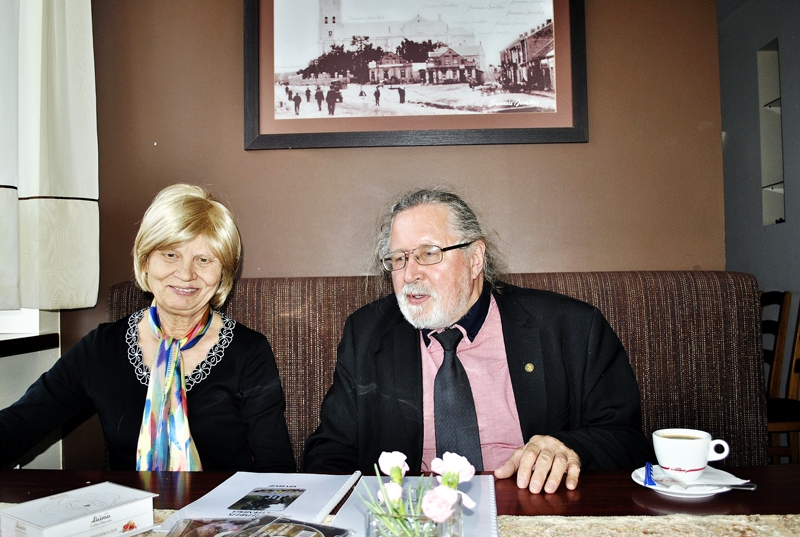 Latviete Lietuvā Dzintra Elga Irbīte un dzīvesbiedrs dzejnieks un fotogrāfs Jons Ivanausks. Viņš ļoti labi runā latviski.
Autors: Māris Krūmiņš