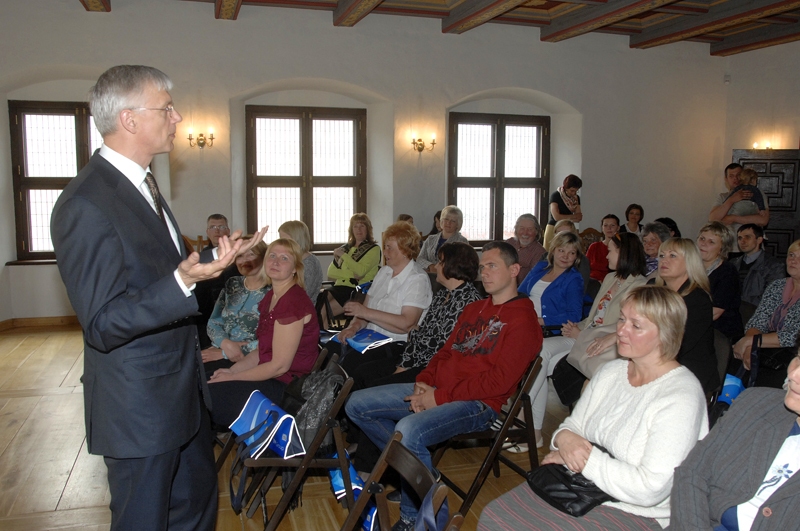 Eiropas Parlamenta deputāts Krišjānis Kariņš stāsta par savu darbu Briselē. 
Autors: Ivars Bogdanovs