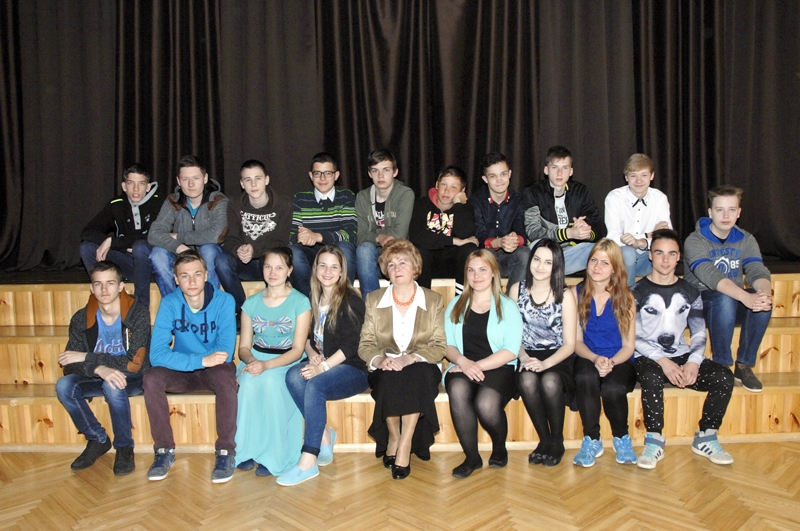 Bauskas 2. vidusskolas 9.a klase  un audzinātāja Jadviga Anduža.
Autors: Ivars Bogdanovs