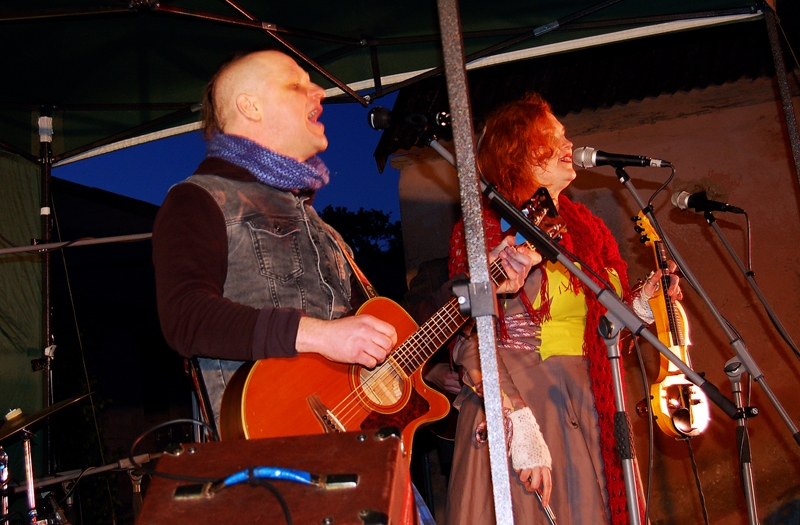 «Dzelzs Vilka Jauno Jāņu orķestris» iecavniekiem sniedza izcilu priekšnesumu.
Autors: Gita Kravala