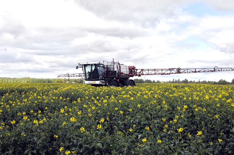 Dāviņu pagasta saimniecībā «Eriņi» – miglošanas un augsnes apstrādes paraugdemonstrējumi.
Autors: Ivars Bogdanovs