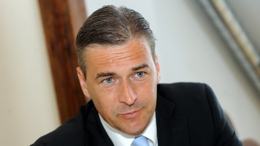  Kā pirmais kandidāts Valsts prezidenta amatam oficiāli izvirzīts Latvijas Reģionu apvienības (LRA) līderis Mārtiņš Bondars, aģentūrai LETA apstiprināja Saeimas Preses dienestā. Bondara kandidatūru izvirzījuši vairāki LRA deputāti.
Autors: tvnet.lv