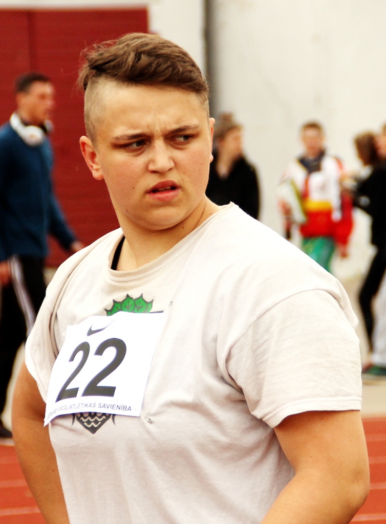 Aleksandra Geslere no Vecumniekiem izcīnīja otro vietu lodes grūšanā.
Autors: Uldis Varnevičs