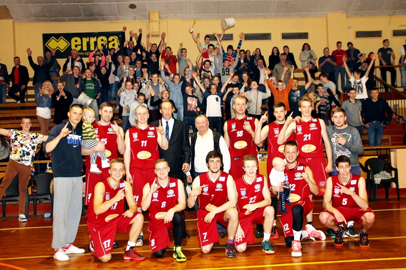 LBL3 čempioni – Iecavas novada basketbola klubs «Dartija» un viņu līdzjutēji.
Autors: Uldis Varnevičs