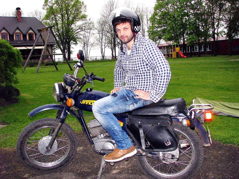 Galva uz pleciem un sapnis mugursomā – tāda ir Mārča Pļaviņa galvenā bagāža kārtējā pasaules apceļojumā. 
Autors: Vilnis Auzāns