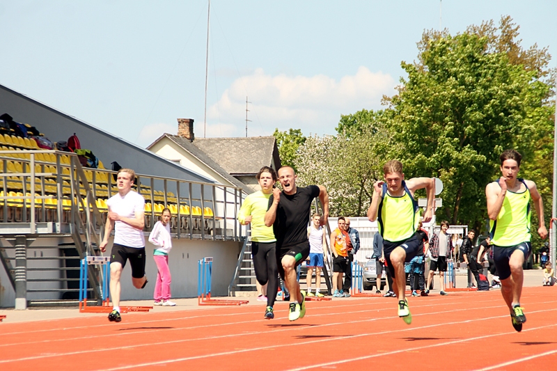 100 metru skrējienā finālā – Raitis Fomrats (no labās), Daniels Fjodorovs un Deivids Šumskis.
Autors: Uldis Varnevičs