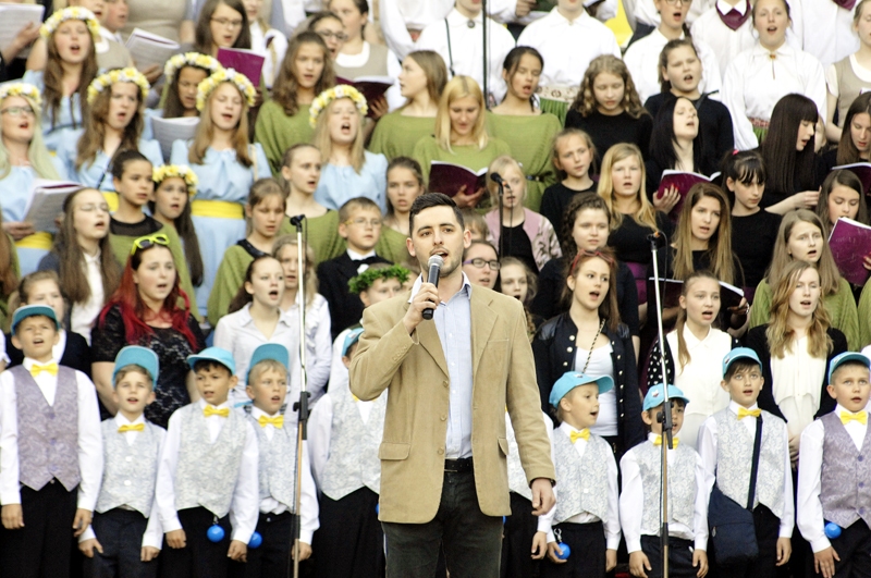 Kopkoris ar Bauskas, Iecavas un Vecumnieku novada dziedātājiem muzicēja kopā ar solistiem.
Autors: Ivars Bogdanovs