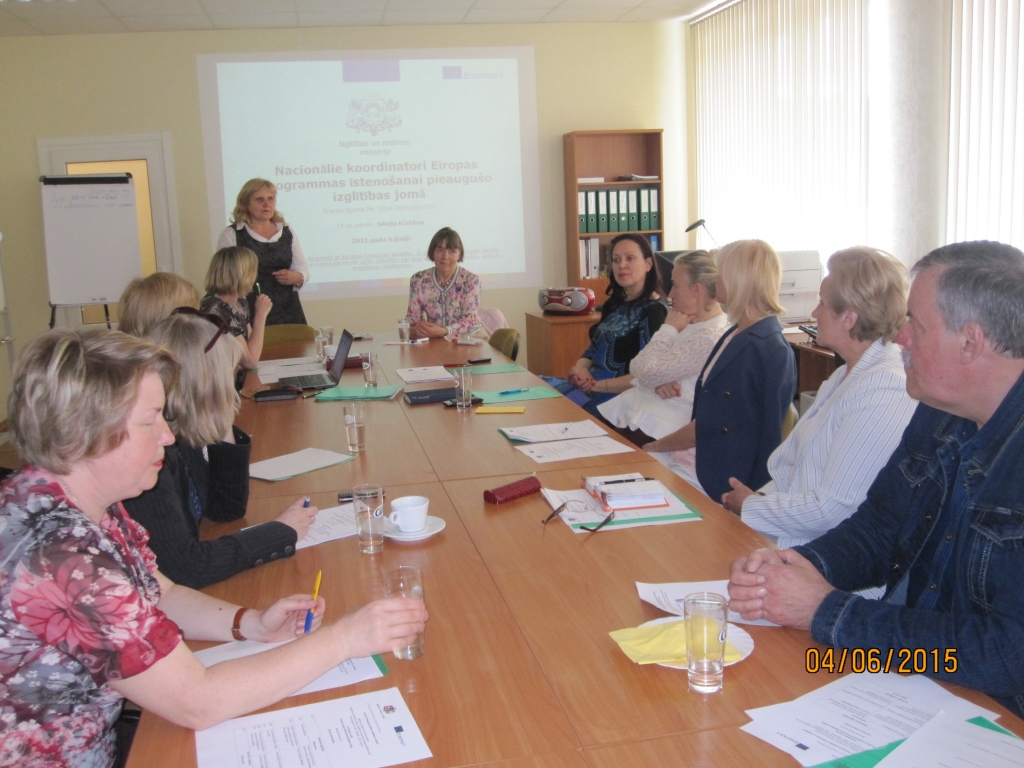 Bauskas novada domē ceturtdien, 4.jūnijā, seminārā «Pieaugušo izglītības vajadzības un iespējas» pārstāvji no pašvaldību institūcijām un nevalstiskajām organizācijām diskutēja par Bauskas novada pieaugušo izglītības pārvaldības modeli un par iespējamo sadarbību ar blakus esošajiem novadiem.
Autors: No albuma.