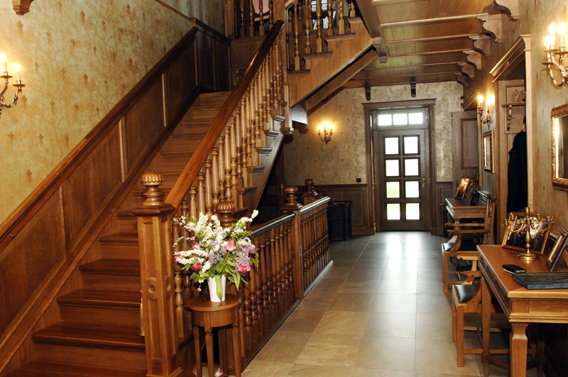 Ozolkoka apdare ir neatņemama Kungu mājas interjera sastāvdaļa. 
Autors: Ivars Bogdanovs