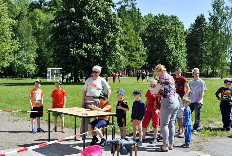 Vislielākā interese dalībniekiem bija par Māra Sīmaņa organizēto šaušanas disciplīnu. 
Autors: Māris Krūmiņš